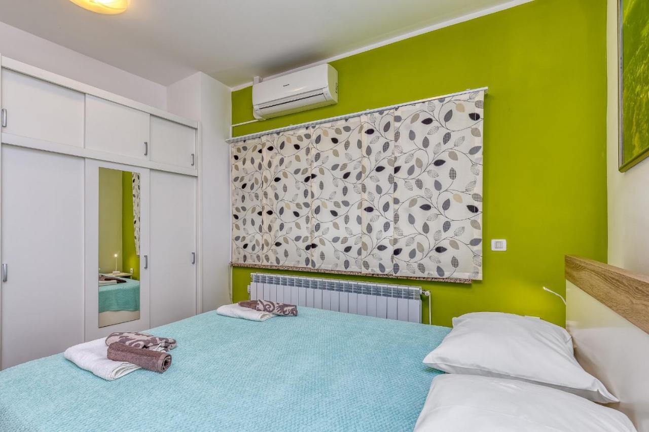 Studio Gordana With Terrace Funtana Exterior foto