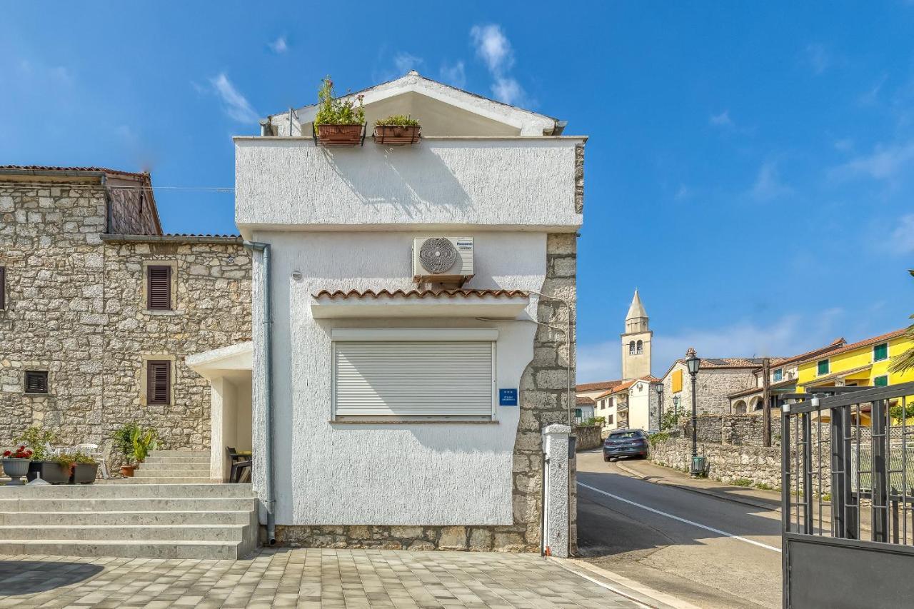 Studio Gordana With Terrace Funtana Exterior foto